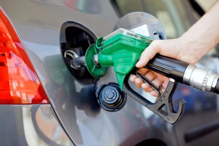 Valem desde ontem reajustes de preços da gasolina e diesel