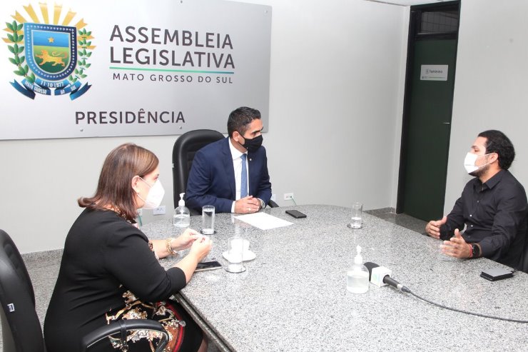 Herculano recebe em nome da ALEMS a visita da embaixadora da Venezuela no Brasil.