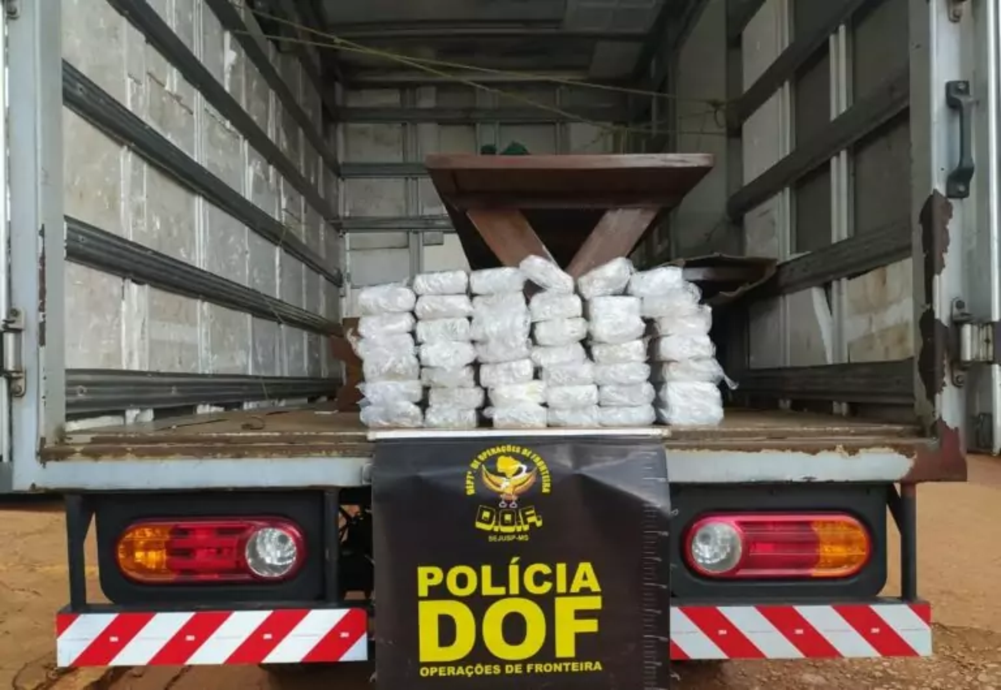 Polícia prende motorista com 40 kg de pasta base de cocaína