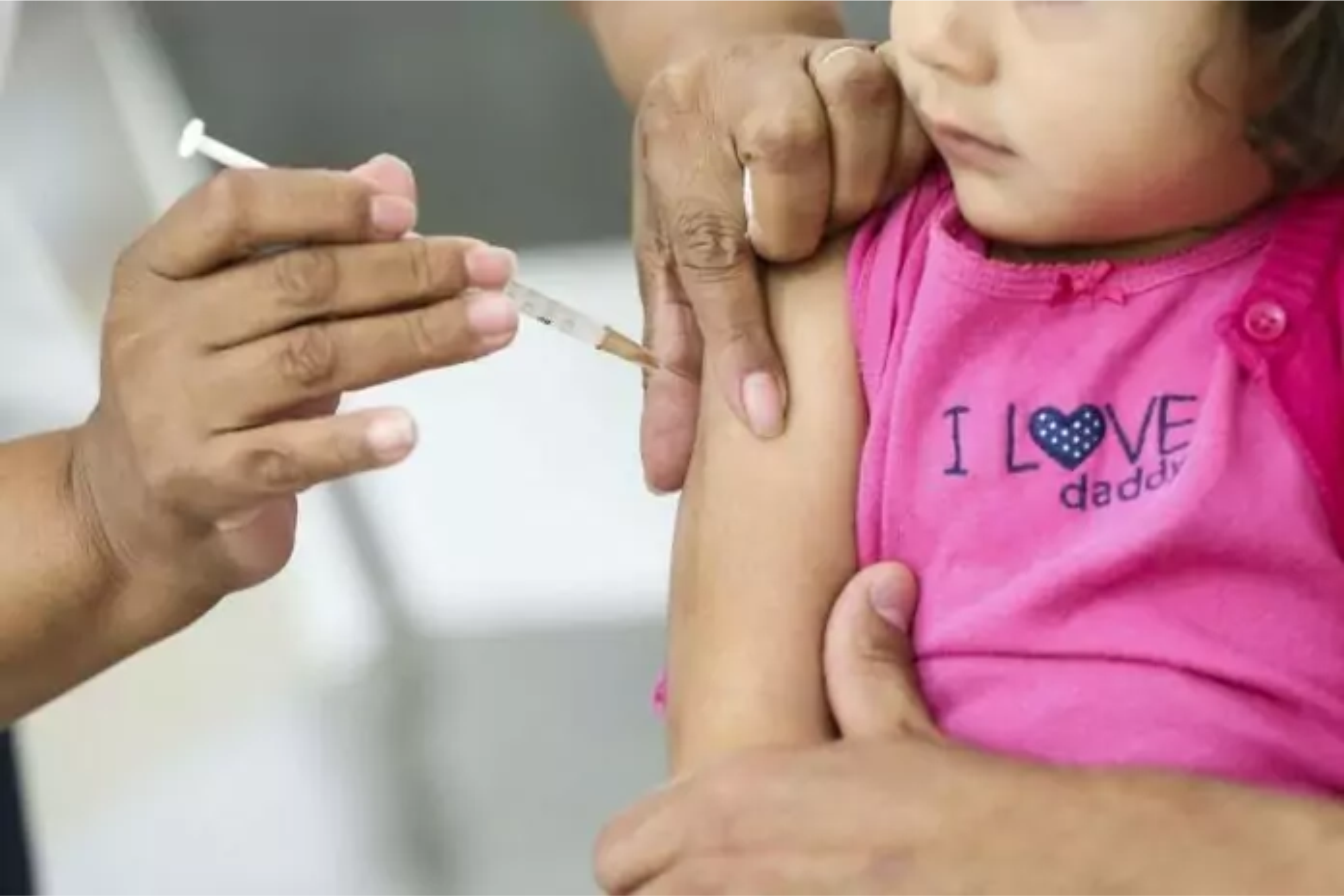 Vacina da Pfizer é liberada para crianças de 5 a 11 anos