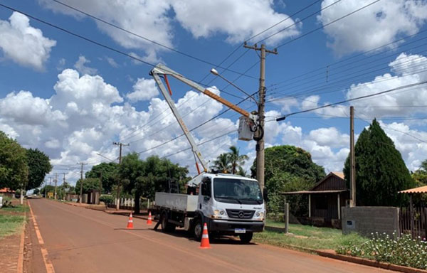 Dourados atinge marca de 15 mil lâmpadas trocadas em seis meses