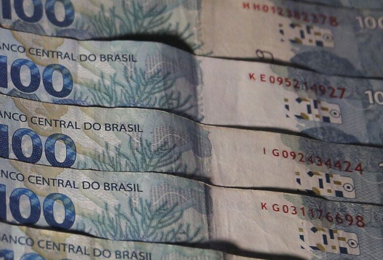 Beneficiários do Auxílio Brasil com NIS final 1 recebem nesta segunda