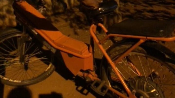 Menor em bicicleta elétrica morre ao ser atropelado por ônibus