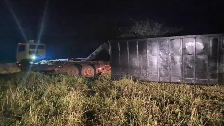 Civil recupera contêiner escondido em área rural e prende autor de furto