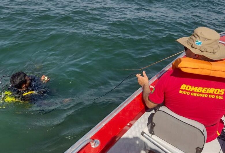 Homem desaparece após embarcação virar em rio de MS