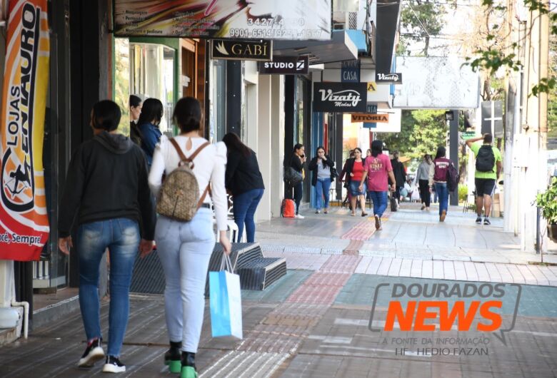 Comércio, bancos, repartições públicas; confira o abre e fecha do feriadão em Dourados