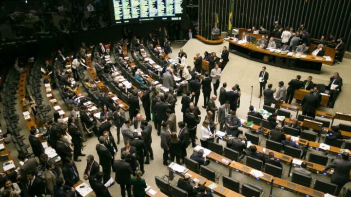 Emendas de bancada e comissões ao Orçamento ultrapassam R$ 234 bilhões