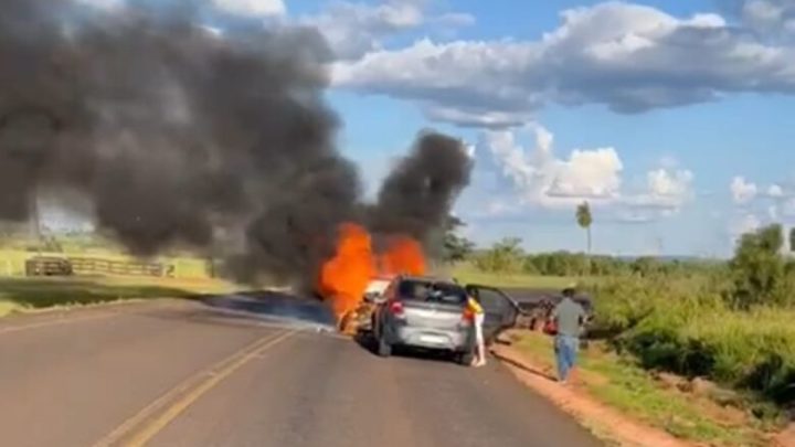 Acidente envolvendo três veículos termina com homem morto