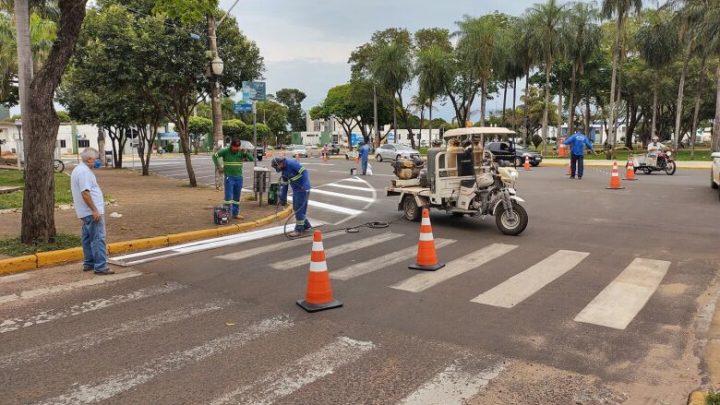 Naviraí segue cronograma de restauração da sinalização horizontal