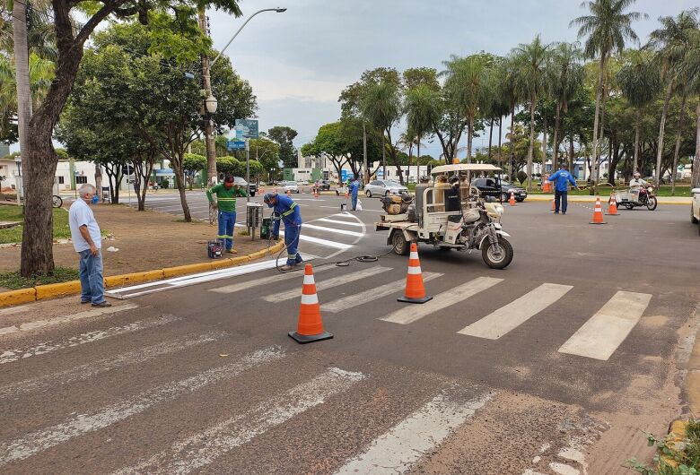 Naviraí segue cronograma de restauração da sinalização horizontal