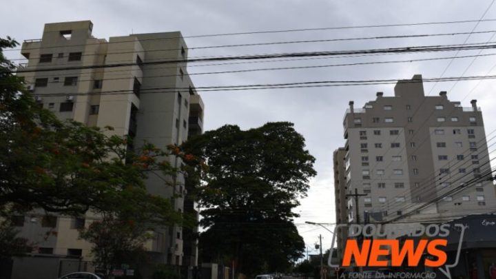 Após garoa e vento na categoria forte, alerta de chuvas intensas é renovado