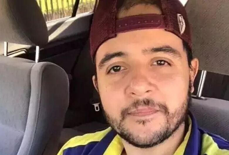 Homem se apresenta à polícia em Dourados após matar rapaz a tiros em briga de trânsito