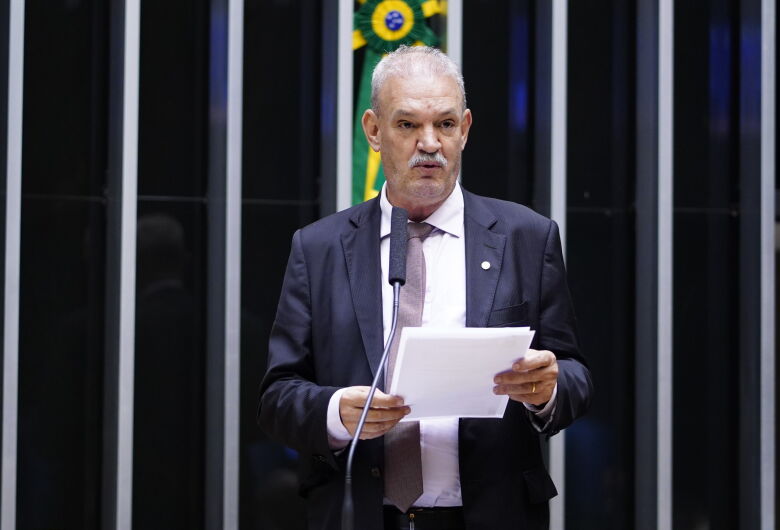 Geraldo Resende reforça luta por piso salarial nacional para a Enfermagem