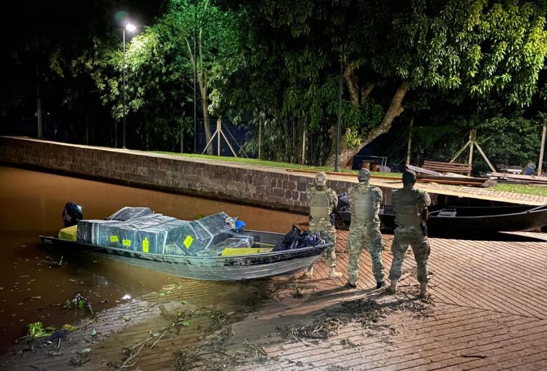 PF apreende eletrônico e cigarros transportados em barco no MS