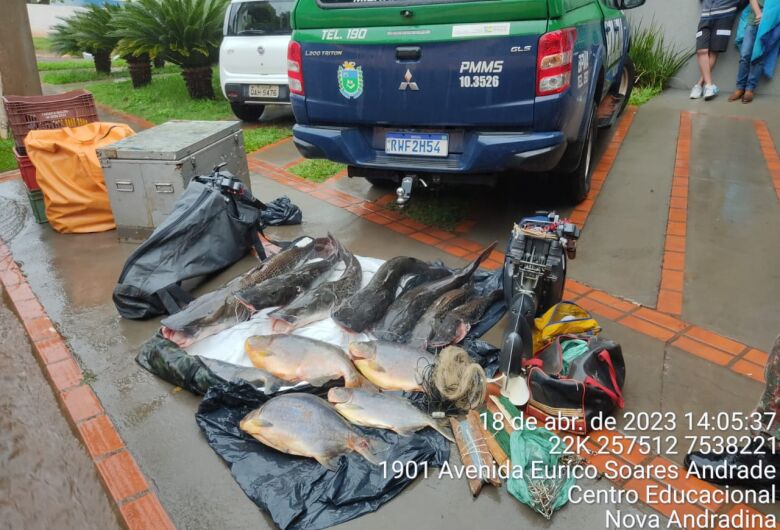 Grupo paulista é preso e multado por transporte de pescado ilegal