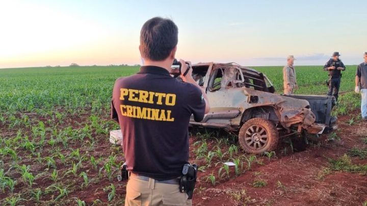 Mulher morre e motorista fica ferido após capotamento em estrada vicinal