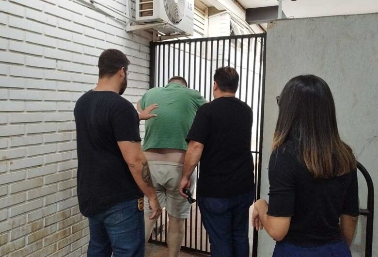 Homem é preso em Dourados acusado de atrair menores com dinheiro e festinhas em troca de sexo