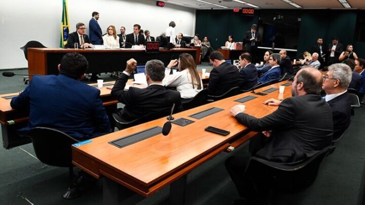 Congresso pode aprovar PPA e LDO e votar vetos de Lula no dia 14