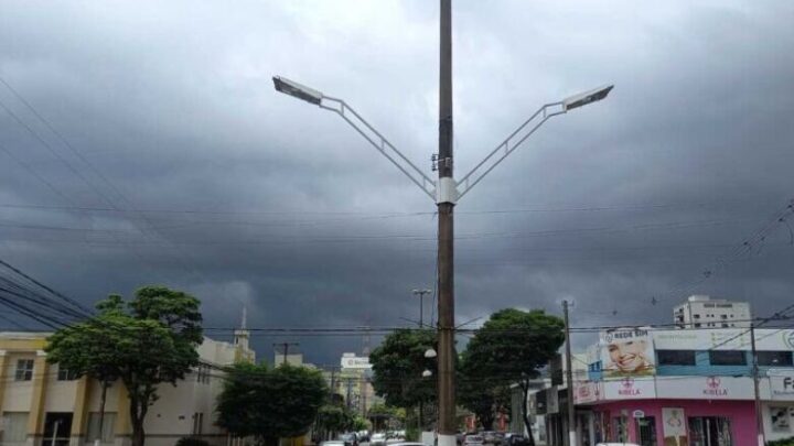 Dourados entra em alerta de tempestade após mudança climática e chuva fraca