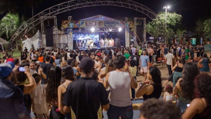 Festop começa com Néstor Ló fazendo a Praça Antônio João dançar; sábado terá rap, samba e DJ